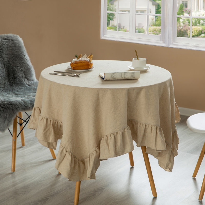 Nappe One Allium Way® 100% lin lavable avec bordure à volants, rectangle 60 po x 80 po naturel, L 70 po x l 52 po, Naturel