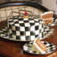 Courtly Check® Cake Carrier