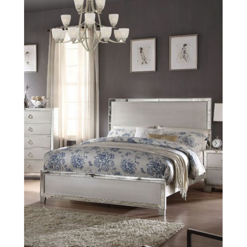 Voeville II Standard Bed, Queen