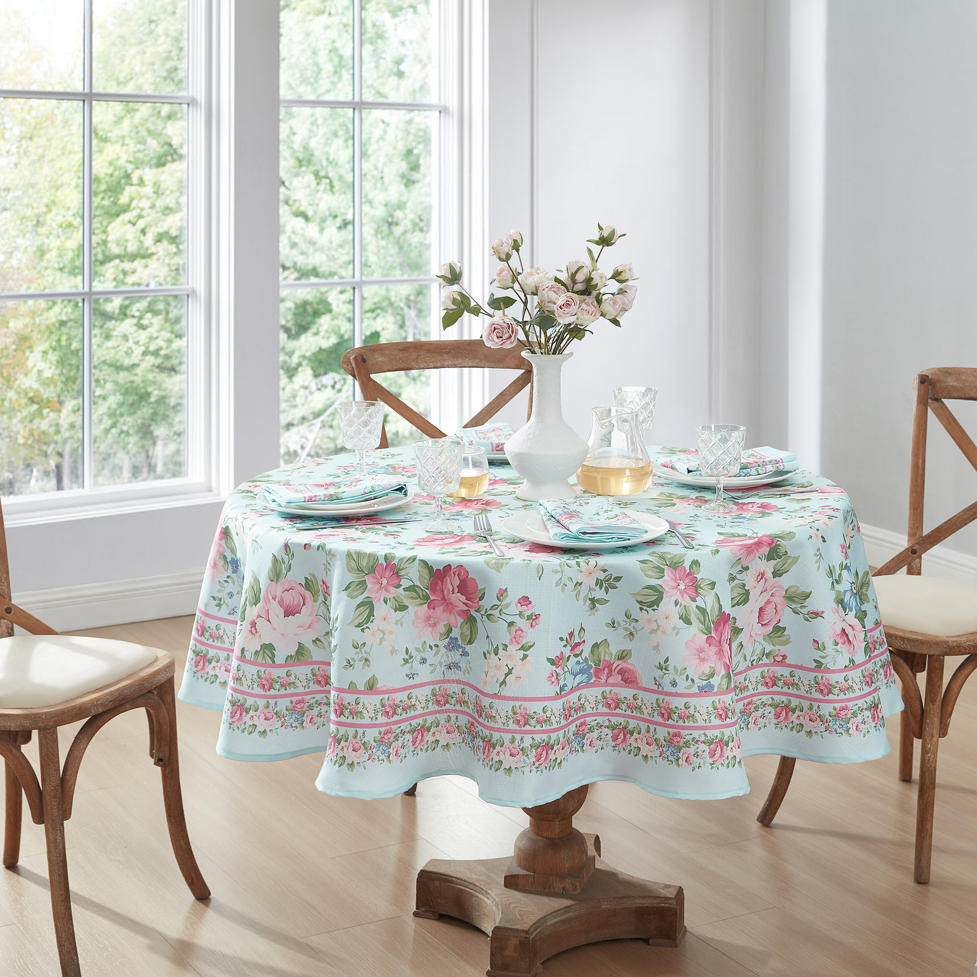 Charlton Home® Daryian Round Floral Polyester Tablecloth | Wayfair