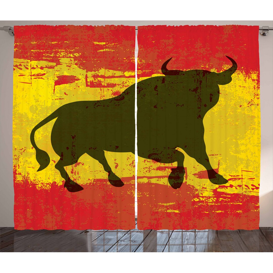 Rustikaler Vorhang, Bull Silhouette auf Flagge, Spanisch, Zinnoberrot Gelb Umbrabraun