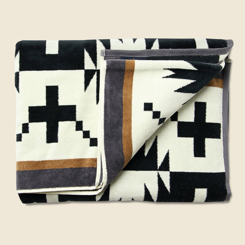 Pendleton Los Ojos Spa Towel, Dark Blue/Cream Geometric