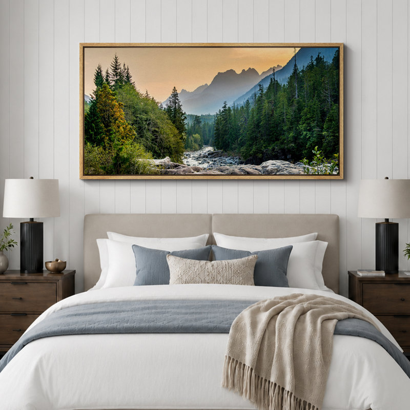 «Misty Mountain Valley with River and Forest», reproduction d'art sur toile encadrée très grande, Cadre flottant noir