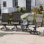 Ensemble de salle à manger 5 pièces pivotant pour l'extérieur, table de salle à manger ronde 41,4 po avec trou pour parasol et 4 chaises pivotantes en textilène