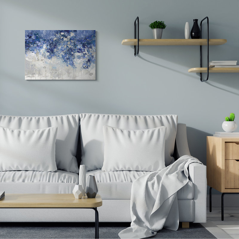 Fleurs bleues en cascade abstraites par Nikki Robbins - Peinture, H 24 po x l 30 po, Toile tendue