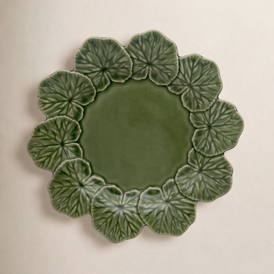 Bordallo Pinheiro Geranium 11" Dinner Plate