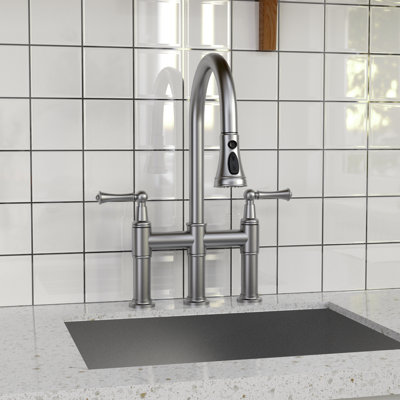 Robinet de cuisine rétractable de style pont avec deux poignées pour lavabo surdimensionné à 3 trous