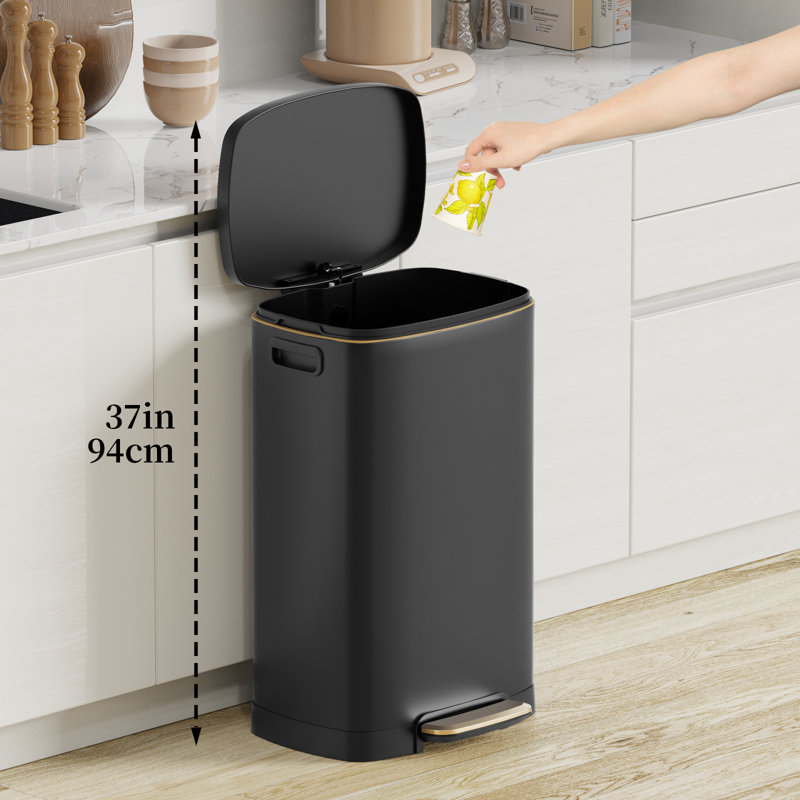Kitchen Step Trash Can With Lid