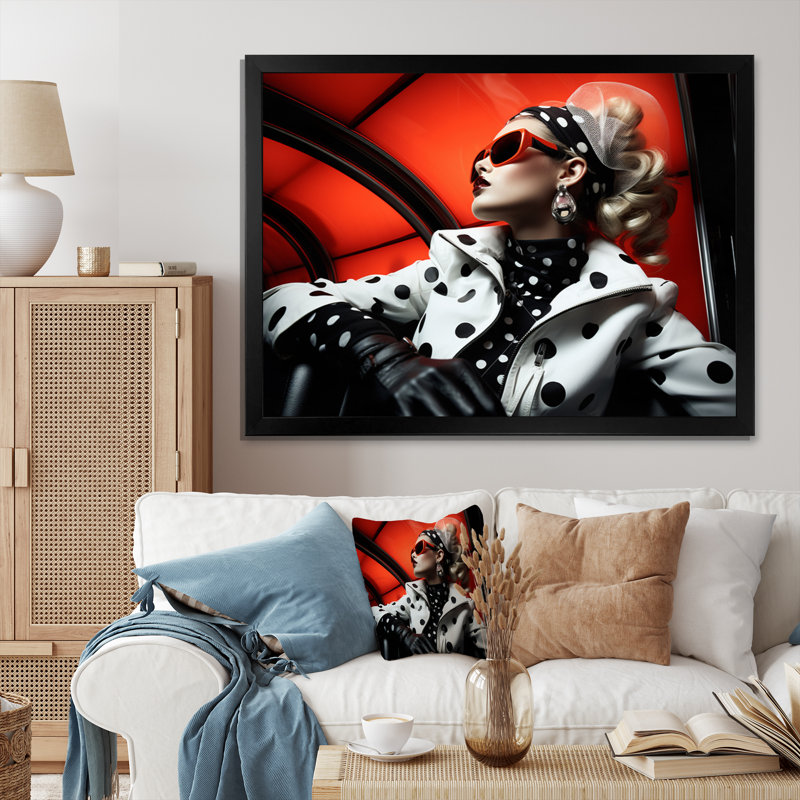 " Red Fashion Woman Portrait II ", H 12 po x l 20 po x P 1 po, Cadre simple noir
