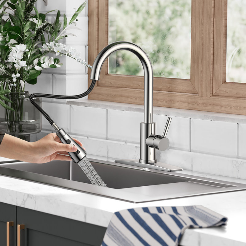 Robinet de cuisine rétractable à poignée simple avec accessoires, Chrome