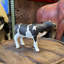 Statue de bébé vache Holstein