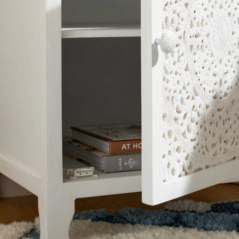 Niurka 18'' W Nightstand