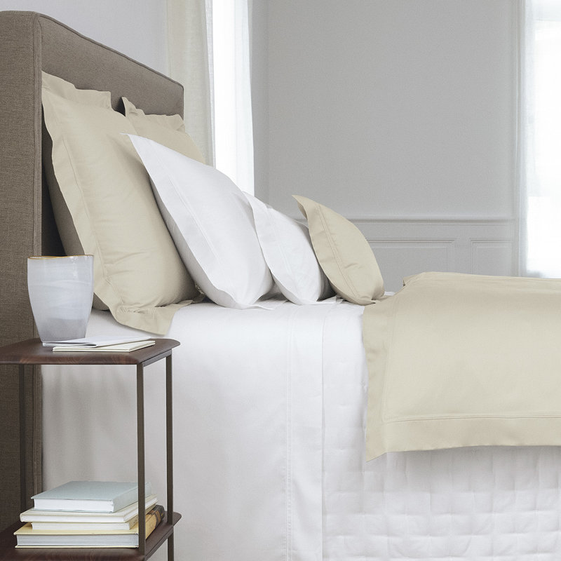 Triomphe Fitted Sheet, Nacre, Queen Fitted Sheet