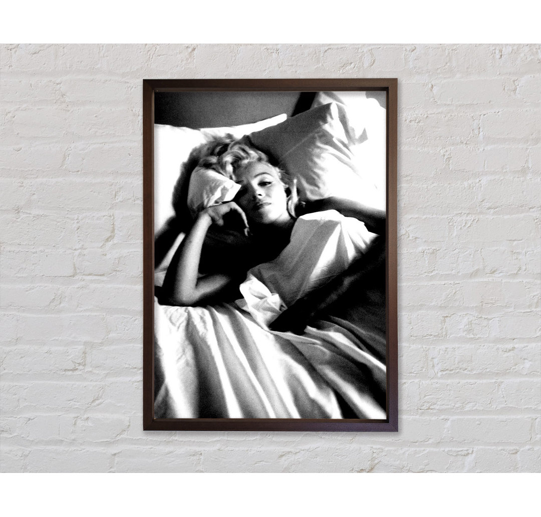 Marilyn Monroe im Bett - Einzelner Bilderrahmen Kunstdrucke auf Leinwand