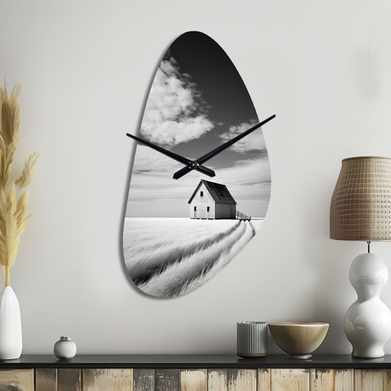 Horloge murale en forme de grange, noir et blanc, null
