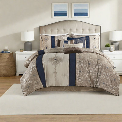 Luxurious Cal King Bedding Sets, Jacquard Polyester, Modern Style For Home