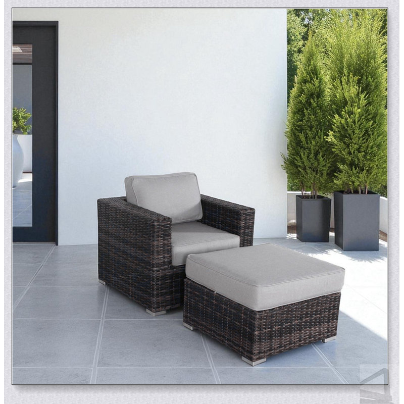 Fauteuil d'appoint rembourré confortable sans assemblage requis, parfait pour une détente instantanée et un décor élégant.