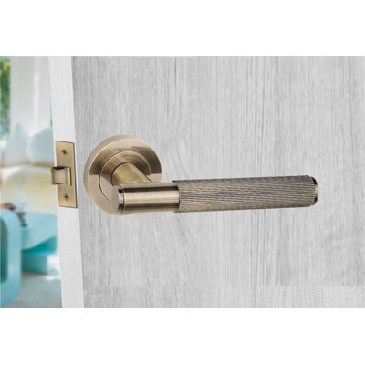  Straight T-Bar Linear Euro Lock Door Handle Set in Antique Brass with 70mm Key and Barrell