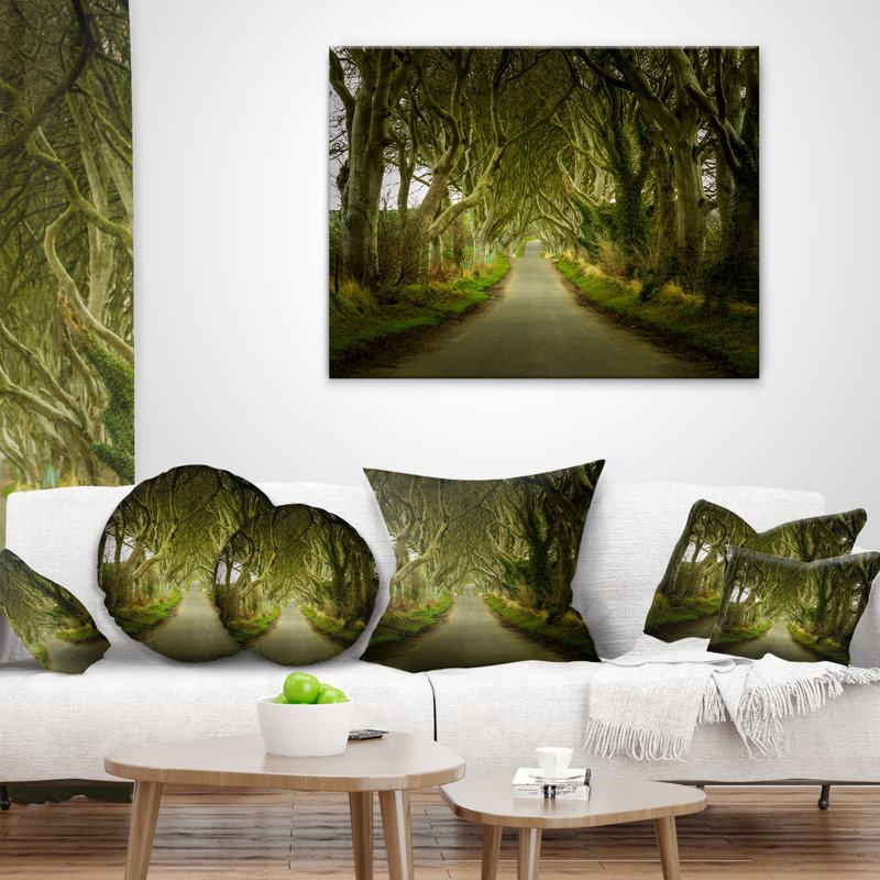 Route sombre à travers de vieux arbres - Coussin imprimé paysage, 16 po x 16 po, Coussin décoratif