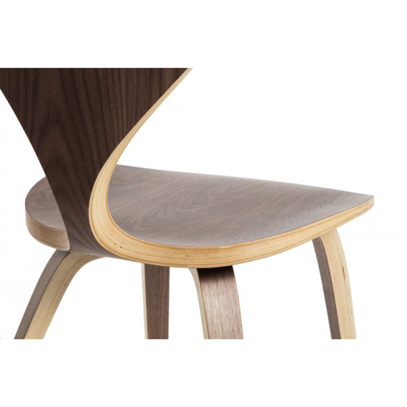 Chaise de salle à manger en noyer faite de contreplaqué