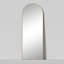 Grand miroir de plancher arqué pleine longueur-1095442277-1095442194