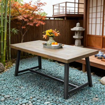 Table de salle à manger d'extérieur adaptée aux rassemblements extérieurs de jardin et aux besoins quotidiens de salle à manger de patio