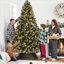Sapin de Noël artificiel pré-éclairé 7,5 pi / pointes givrées, pommes de pin, baies, base en métal pour les fêtes à domicile