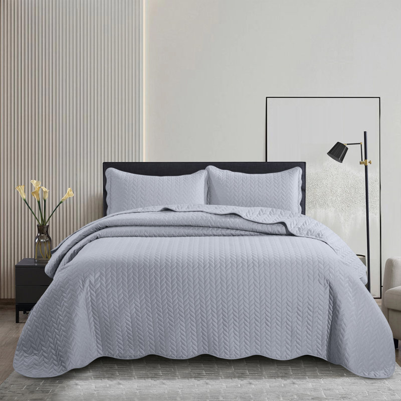 Embossed Microfiber Bedspread Set – All Seasoned Modern and Lightweight Bedding Set with Shams, Silver