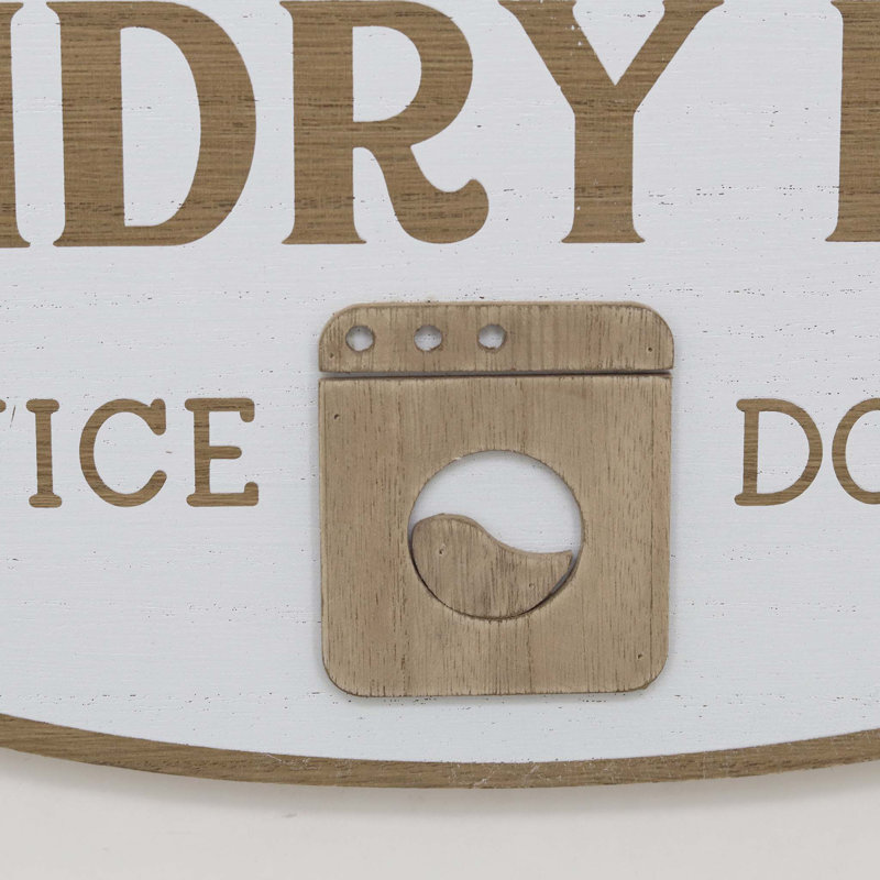 Décoration murale en bois avec buanderie