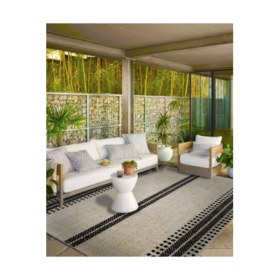 Tapis tissé à rayures