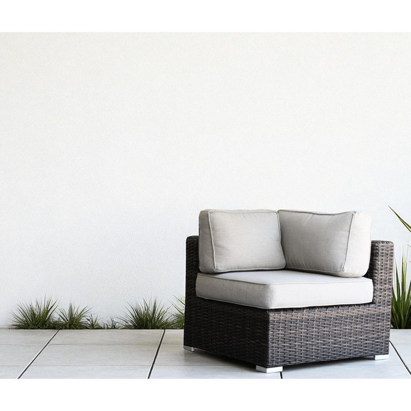 Fauteuil d'angle extérieur modulaire brun avec coussins d'eau, structure résistante aux intempéries et pieds en nylon Scratch tout en pente douce, prêt à l'emploi