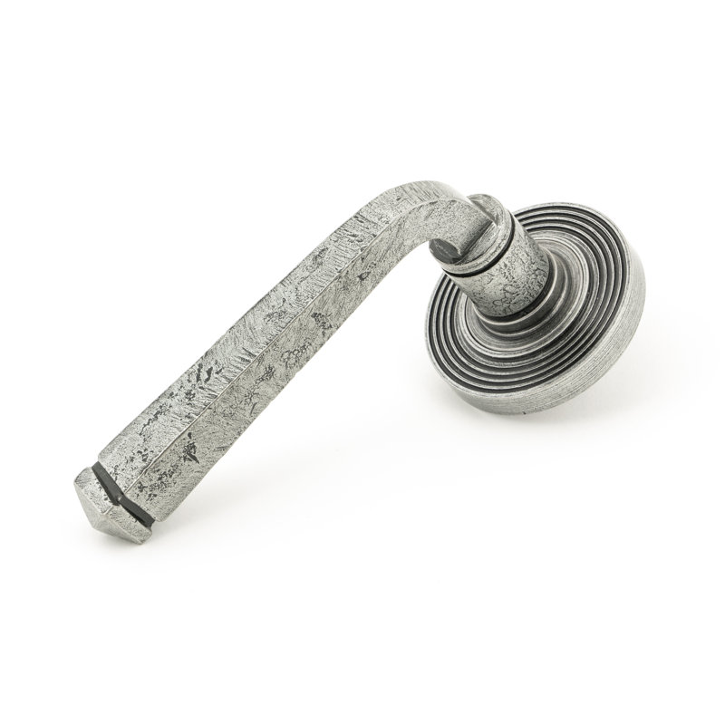Avon Round Lever on Rose Set (Beehive), Pewter Patina