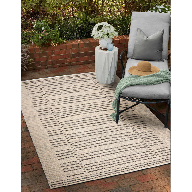 Magel Indoor/Outdoor Area Rug, Rectangle 3'3" x 5'