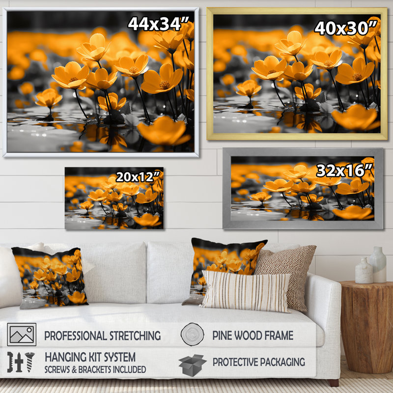 «Yellow Yellow Buttercups Golden Sunlight I», reproduction sur toile, H 24 po x l 32 po x P 1 po, Encadrement doré