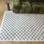 Tapis à poils longs sauge / crème à carreaux Walker-1408879222