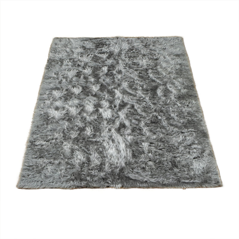 Tapis gris argenté en fausse fourrure lavable Flokati, 3 pi 3 po x 4 pi 7 po