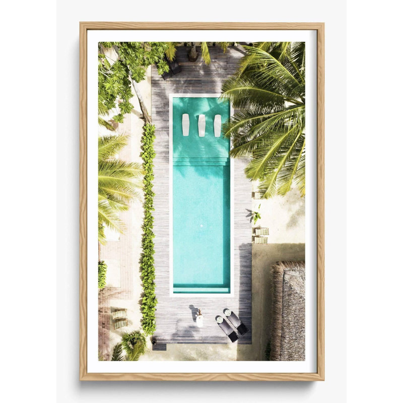 «Poolside Paradise» , Bois naturel, Reproduction encadrée d'une seule photo avec pass, H 18 po x l 14 po