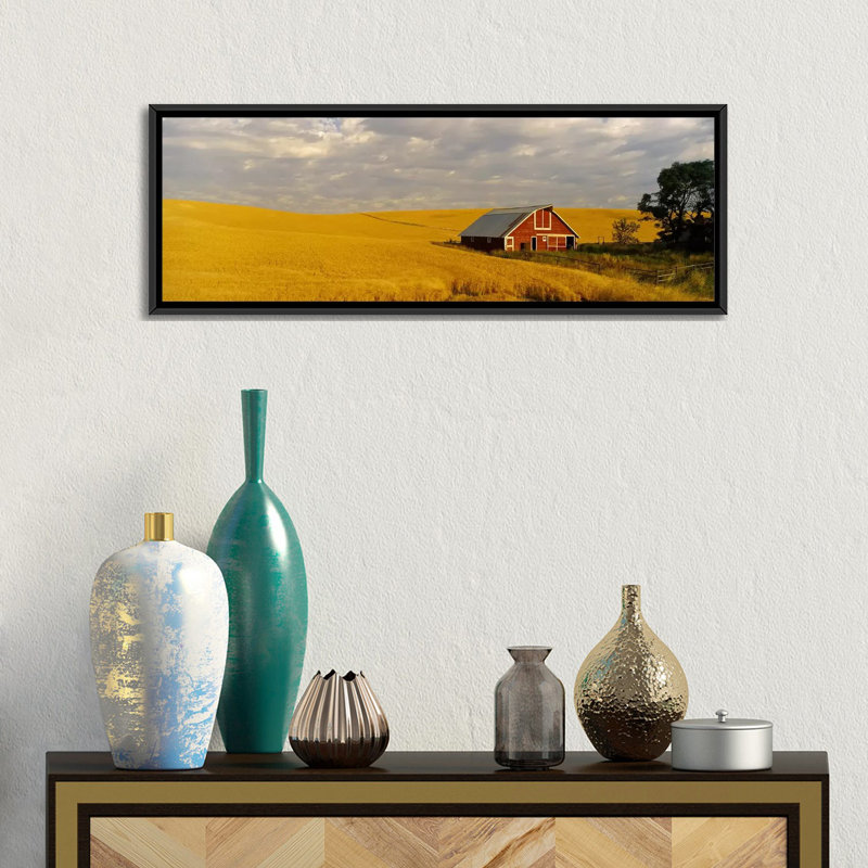 «Panoramic Barn in a Wheat Field in Palouse, Washington», reproduction de photo sur toile, H 12 po x l 36 po x P 1,5 po
