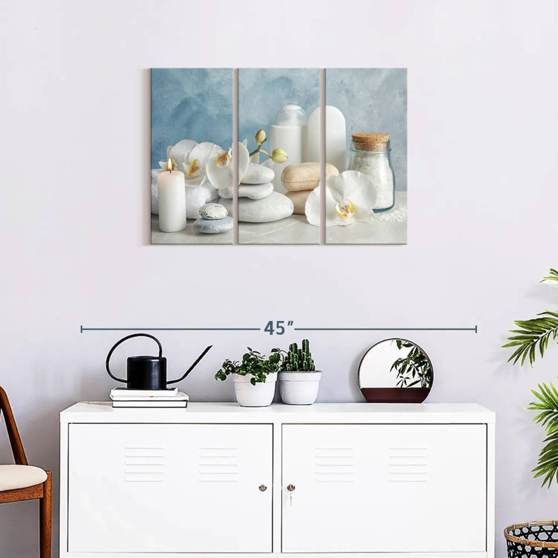 «White Spa Essentials», reproduction sur toile, H 20 po x l 33 po x P 1,25 po