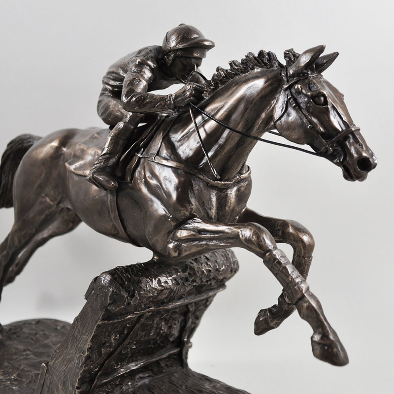 Figurines & Sculptures