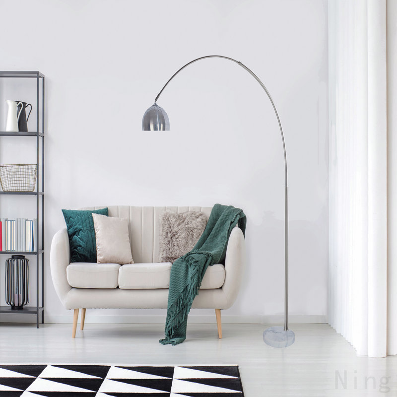 Lampe sur pied en acier 81 po