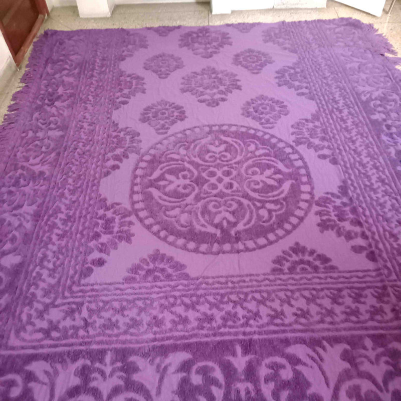 Medallion Cotton Farmhouse / Country Quilt, Queen, Eggplant