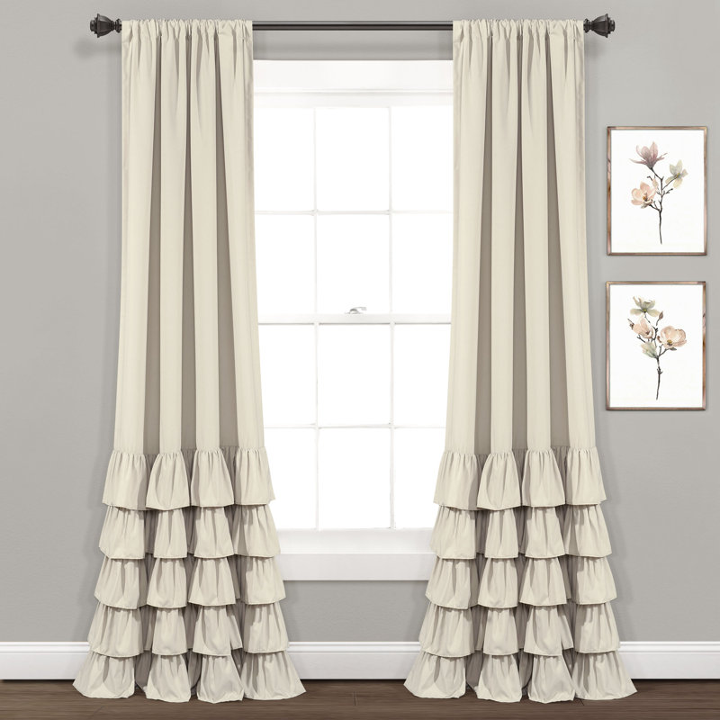 Paire de rideaux semi-transparents avec passe-tringle Allison, L 40 po x L 84 po, Beige