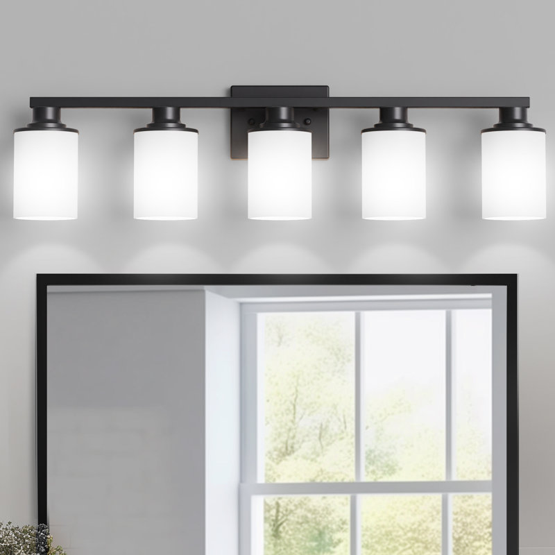 Luminaire contemporain à 5 lumières avec abat-jour en verre laiteux