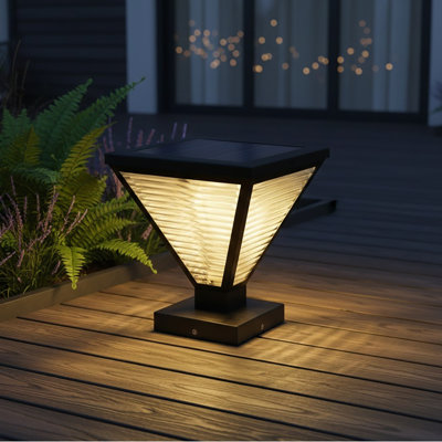 Luminaire pour poteau solaire réglable