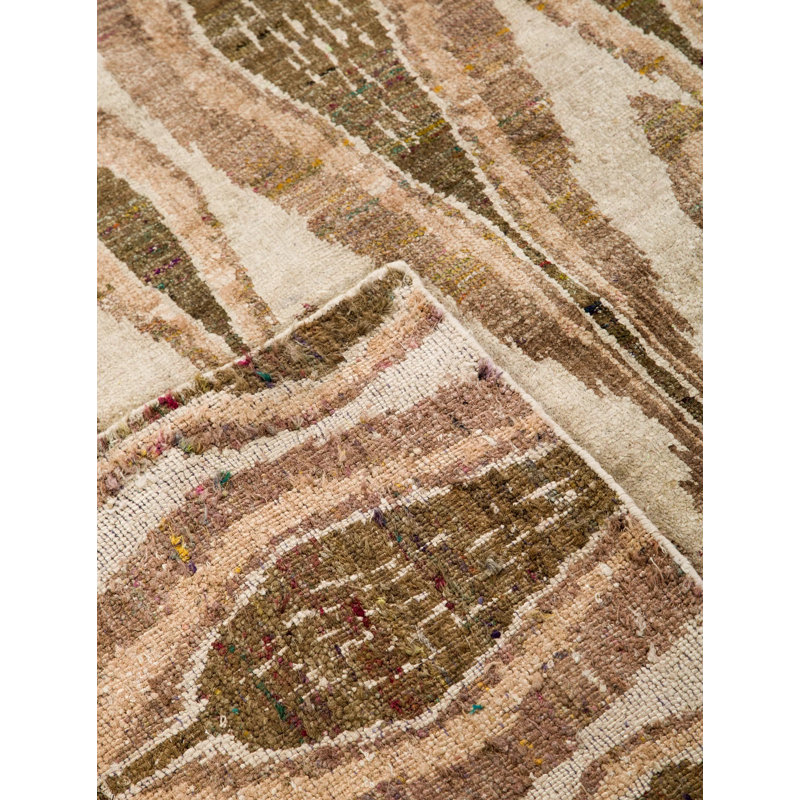 Tapis brun / ivoire en soie noué à la main Rumi, Rectangle 6 pi 11 po x 9 pi 2 po