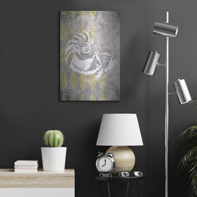 Beachcrest Home™ ' Vintage Harlequin Shell 1' by Alicia Soave, Metal Wall Art