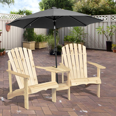 Ensemble de deux chaises en bois, chaises de patio avec design ergonomique et trou pour parasol, sièges de piscine pour terrasse, deux chaises relaxantes, table de foyer intégrée pour la cour arrière, rustique