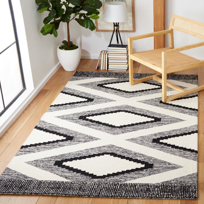 Casablanca Black and White Handmade Wool Shag Rug