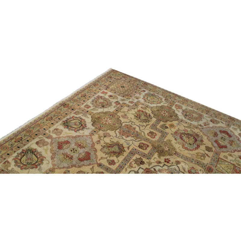 Tapis brun / blanc noué à la main